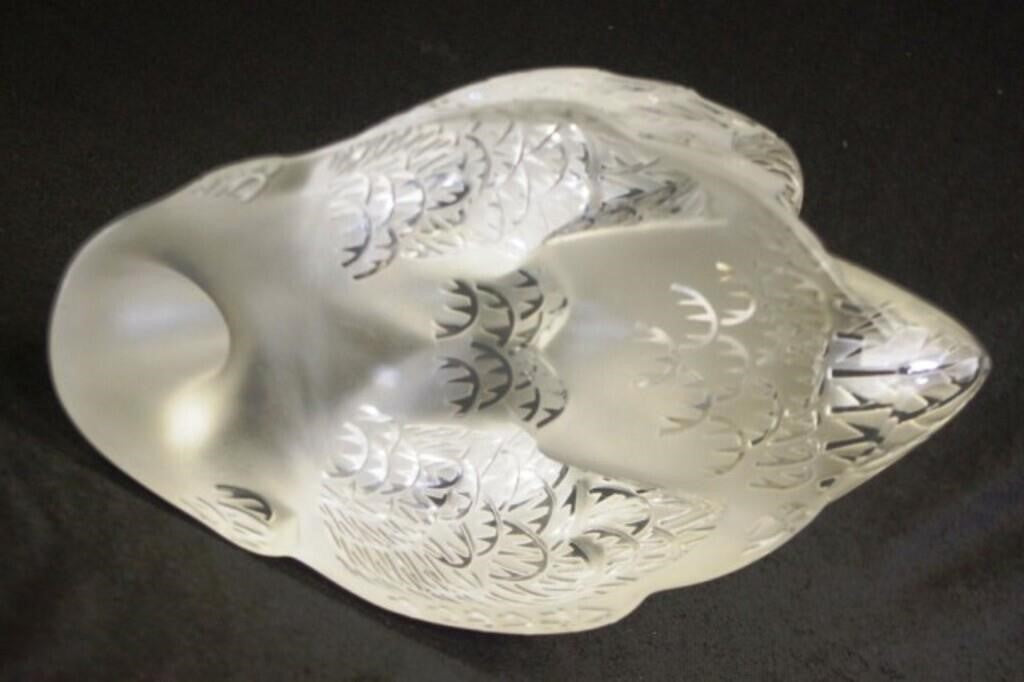 Lalique France - Clear and Frosted Glass Cygne Tête Penchée 'Head Up' Swan 25cm x 31 cm